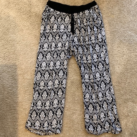 New Look Pants - New Look women’s Wide Leg pull on Pants size 2x